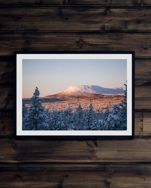 Solen lyser på Nipfjället